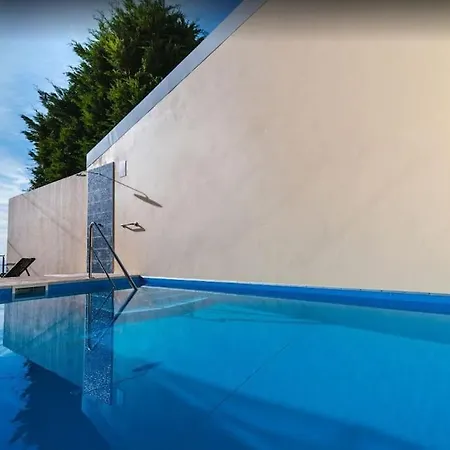 2 Bedroom In Calheta