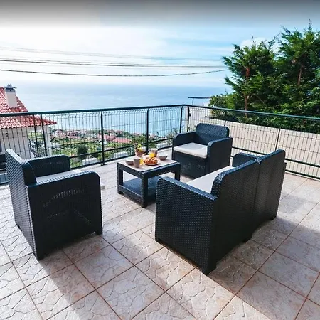 2 Bedroom In Calheta