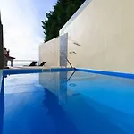 2 Bedroom In Calheta