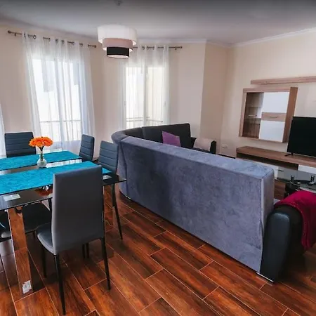 2 Bedroom In Calheta Апартаменты *