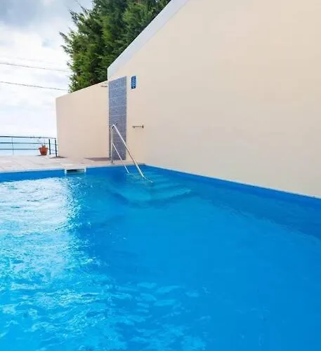 2 Bedroom In Calheta