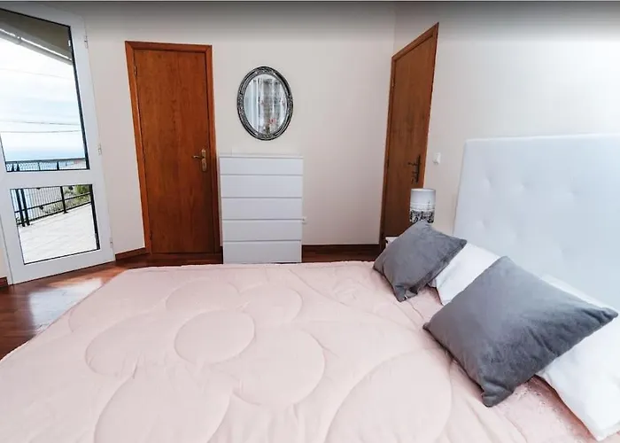 2 Bedroom In Calheta * Arco da Calheta (Madeira)