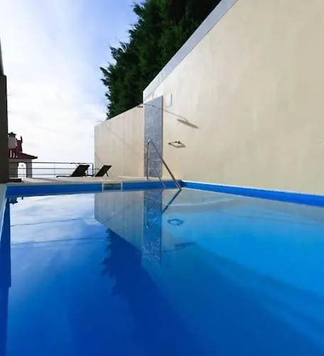 2 Bedroom In Calheta