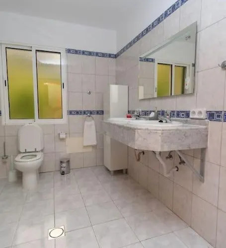 2 Bedroom In Calheta