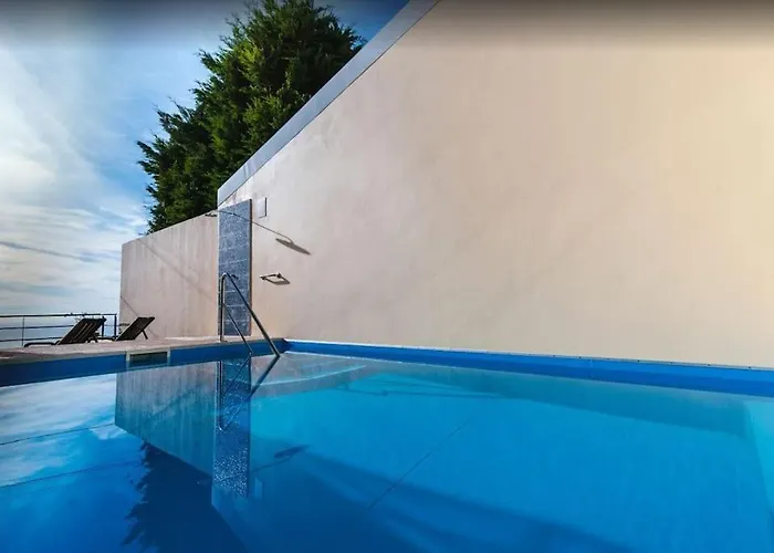 2 Bedroom In Calheta