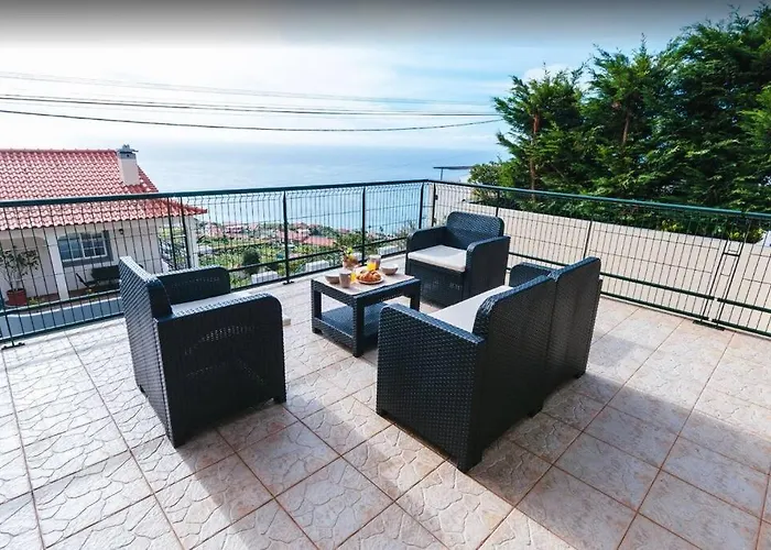 2 Bedroom In Calheta